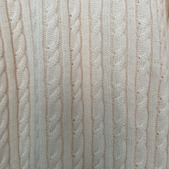 JAEGER 100% Wool cable knit sweater. In like new condition. Size Medium - Picture 3 of 4